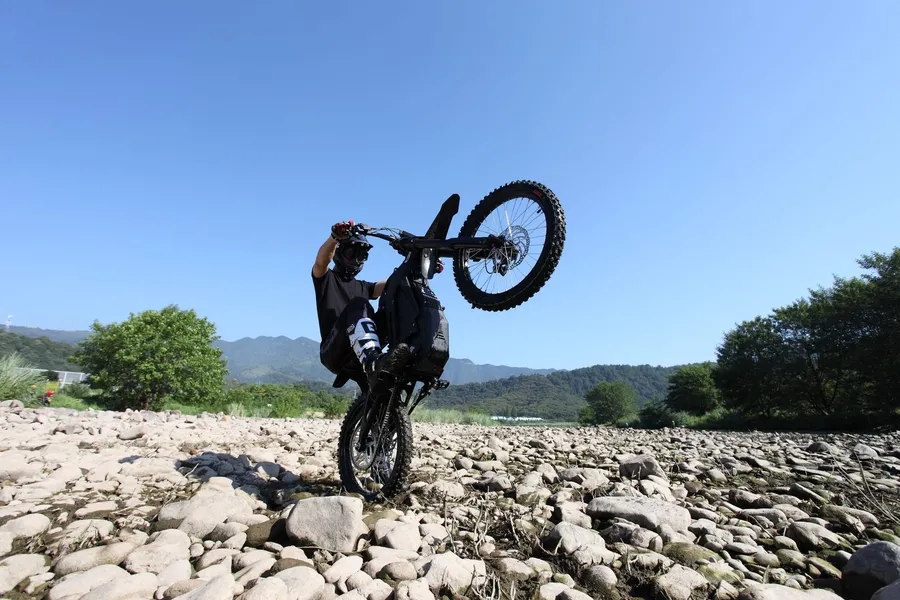 Doing wheelie on e-bike