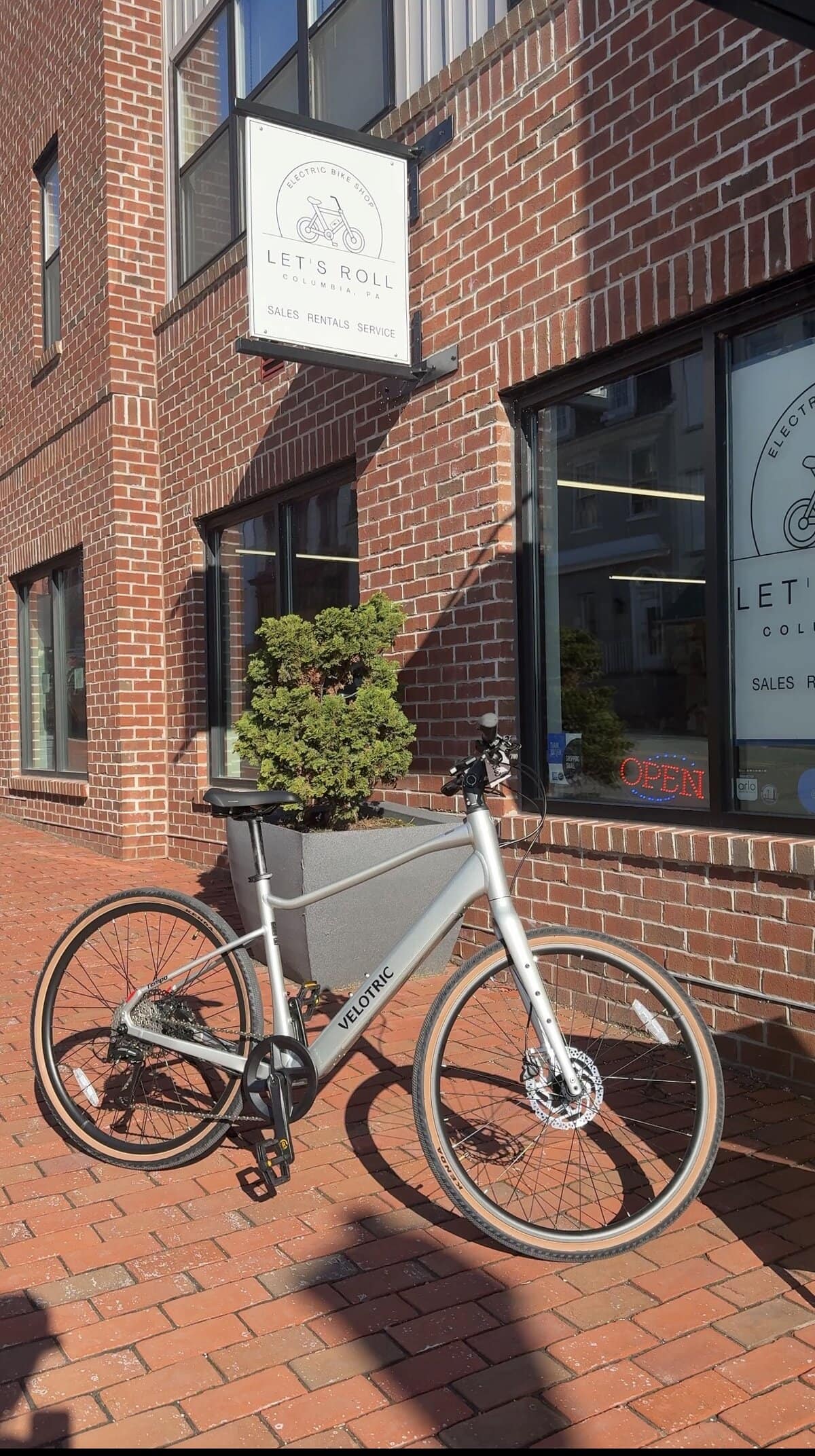Screenshot from Let's Roll Lancaster e-bike shop website